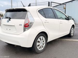 TOYOTA AQUA 2012 WHITE - Image 4