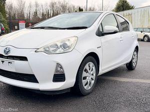 TOYOTA AQUA 2012 WHITE - Image 2
