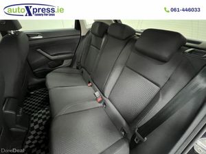 Volkswagen Polo 1.0 TSI Automatic, Reversing camer - Image 4