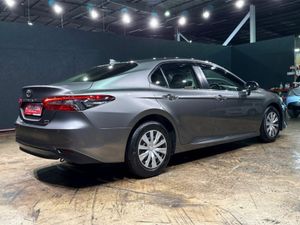 Toyota Camry 2.5 HYBRID - FACTORY ALLOYS - CRUISE - Image 4