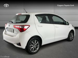 Toyota Yaris YARIS HYBRID 5DR LUNA - Image 2