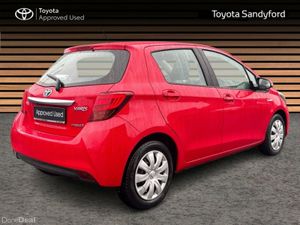 Toyota Yaris HYBRID AUTOMATIC // REAR CAMERA // BL - Image 2