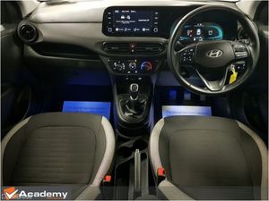 Hyundai i10 Deluxe Plus 5DR - Image 2
