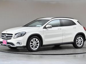 Mercedes-Benz GLA GLA 180 **HALF LEATHER**REVERSE - Image 4