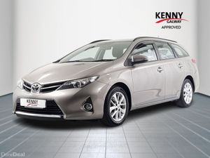 Toyota Auris *Deposit taken*1.4 D-4D AURA TS 4DR - Image 3