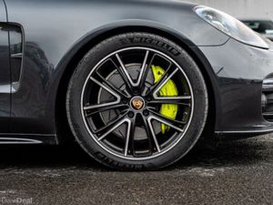 Porsche Panamera 4 Sport Turismo with Superior Spe - Image 4