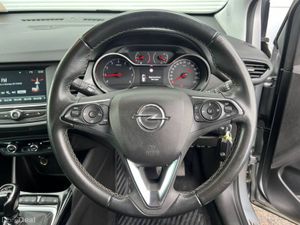 Opel Crossland SRI 1.5 D // REVERSE CAMERA // 16" - Image 4