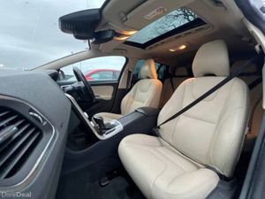 Volvo V60 D4 CLASSIC 2.0 D // OPENING SUNROOF // L - Image 3