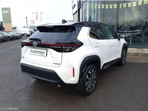 Toyota Yaris Cross 1.5 Hybrid Luna Sport (Pearl wh - Image 2