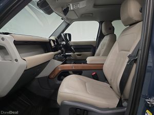 Land Rover Defender Diesel Estate SE - Image 4