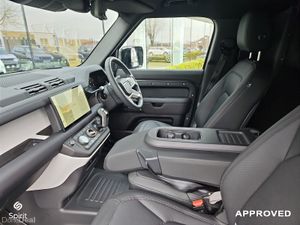 Land Rover Defender 3.0d X-Dynamic SE 3 seat Comme - Image 4