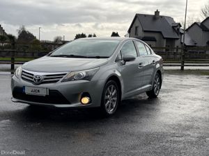 STUNNING 2012 1.6 PETROL TOYOTA AVENSIS - Image 3