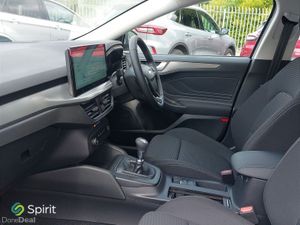 Ford Focus Titanium 1.0L EcoBoost 125PS MHEV - Image 3