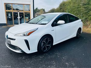 Toyota Prius APPLE CAR PLAY // KEYLESS ENTRY // PR - Image 3