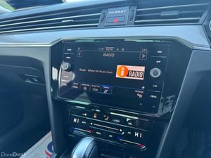 Volkswagen Passat 2022 auto - Image 3