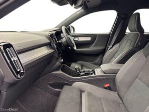 Volvo XC40 B3 MILD HYBRID *IN STOCK* €130 PER WEEK - Image 2