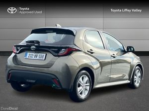 Toyota Yaris YARIS LUNA HYBRID - Image 2