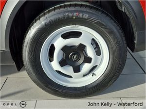 Opel Frontera ELEGANCE MHEV - WHITE EDITION - Image 4