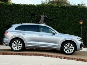 Volkswagen Touareg R Line 3.0 TDI V6 Full spec - Image 4