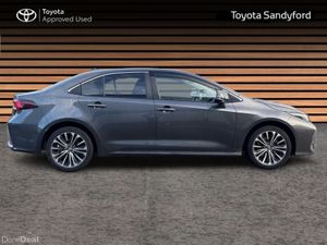 Toyota Corolla LUNA SPORT SALOON // HEATED SEATS / - Image 3