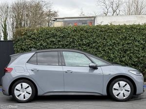 Volkswagen ID.3 FAMILY 58KWH // PANORAMIC SUNROOF - Image 3