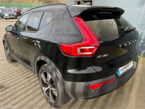 Volvo XC40 R-DESIGN T4 RECHARGE PHEV 1 OWNER - Image 4