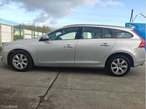 Volvo V60 D2 S 5DR - Image 4
