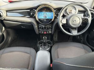 Mini Cooper 5-Door Cooper Classic - Image 4