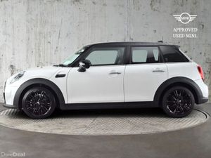 Mini Cooper 5-Door Cooper Exclusive - Image 3