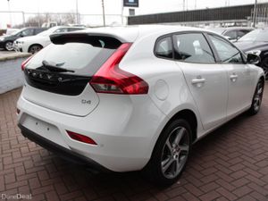 2016 VOLVO V40 - Image 4