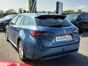 Toyota Corolla 1.8 Hybrid Luna - Image 3
