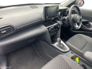 Toyota Yaris Cross 1.5 Hybrid CVT Luna - Image 4