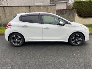 Peugeot 208 2015 Automatic sport  ! - Image 2