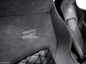 Volkswagen Golf R-Line 2.0 Diesel 150HP - Image 4