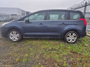 Stunning Peugeot 5008 2015 AUTOMATIC - Image 4