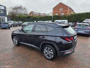 Hyundai Tucson ix35 Executive 5DR - Image 2