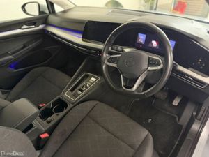 Volkswagen Golf Life 1.0 TSI Mhev 110HP 5 - Image 4