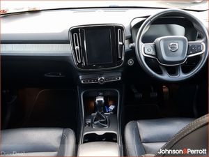 Volvo XC40 T3 163 bhp Inscription - Image 2
