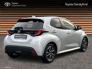 Toyota Yaris HYBRID LUNA SPORT // SMART ENTRY/SMAR - Image 2