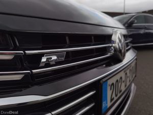 VOLKSWAGEN ARTEON 2.0TSI R-LINE AUTO **SUNROOF** - Image 4