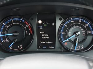 Hilux 252 Invincible X * Only 348 kms - Image 3