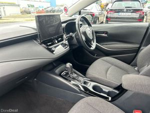 Toyota Corolla 1.8 Hybrid Luna Saloon - Image 3