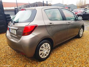 161 TOYOTA YARIS HYBRID AUTOMATIC V.Low KM 12 MONT - Image 4