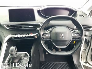 Peugeot 5008 ALLURE - Image 2