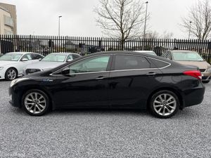 2015 (151) Hyundai i40 Executive Plus 1.7 CRDI - Image 4