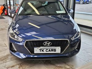 17 HYUNDAI i30 1.6 DIESEL DELUXE - Image 4