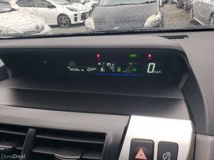 2014 prius alpha7 seater - Image 2