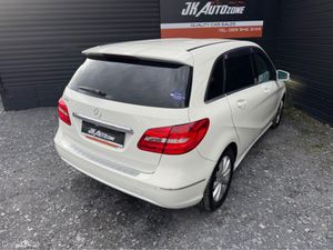 Mercedes-Benz B-Class 1.6 AUTO 5DR - Image 4
