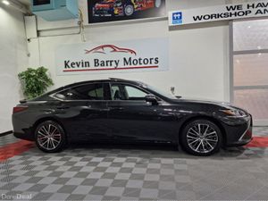 Lexus ES 2.5 HYBRID PREMIUM EDITION AUTOMATIC **ON - Image 4