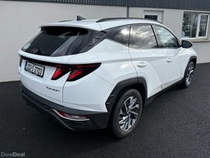 222 Hyundai Tucson Executive 1.6D - Low Kms - Image 4